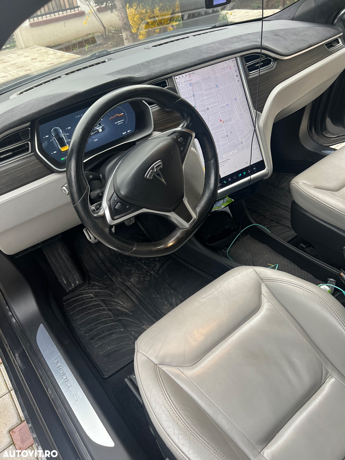 Tesla Model S - 11