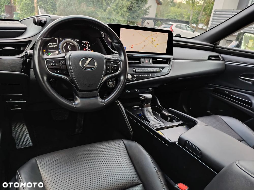 Lexus ES 300h Business Edition - 31