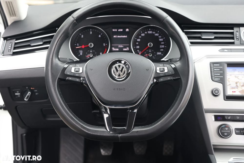 Volkswagen Passat 1.6 TDI Comfortline - 18