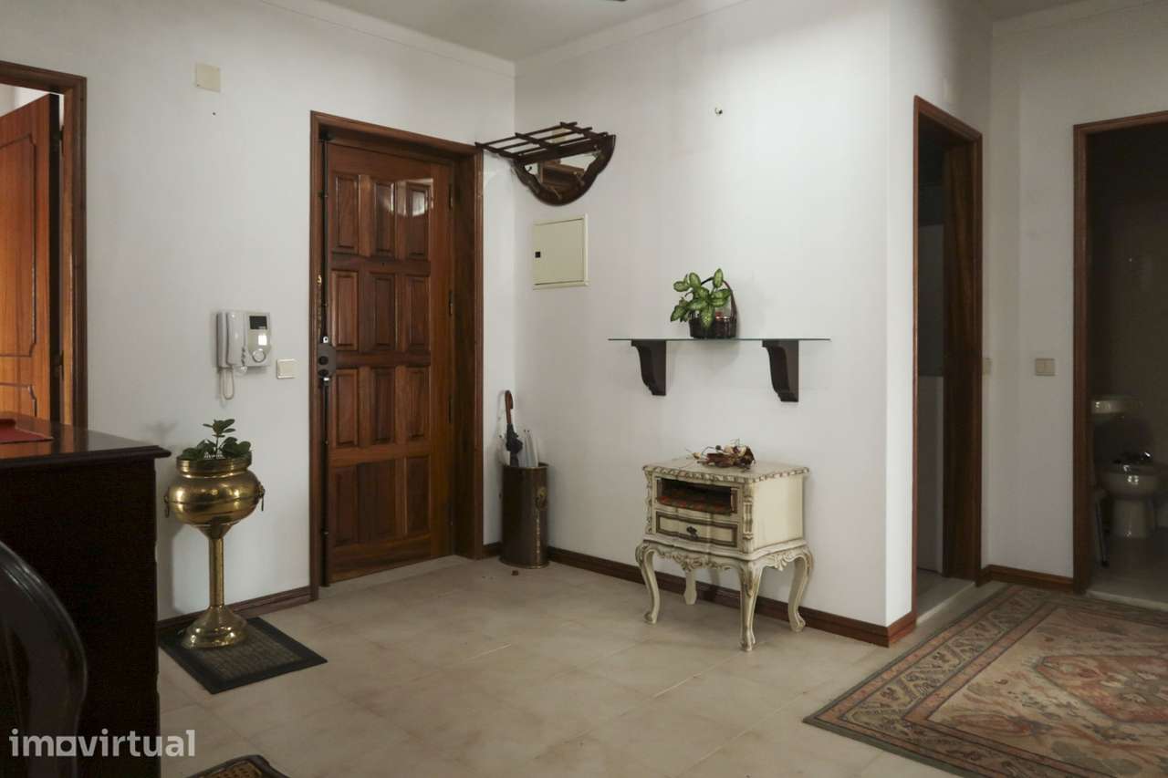 T3 150m² no Centro de Fátima | Potencial T4 | Av. Beato Nuno - Grande imagem: 4/13