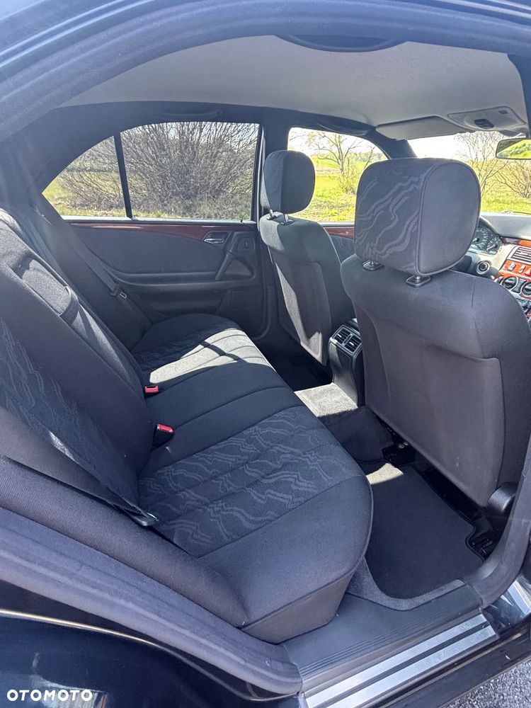 Mercedes-Benz Klasa E 200 - 10