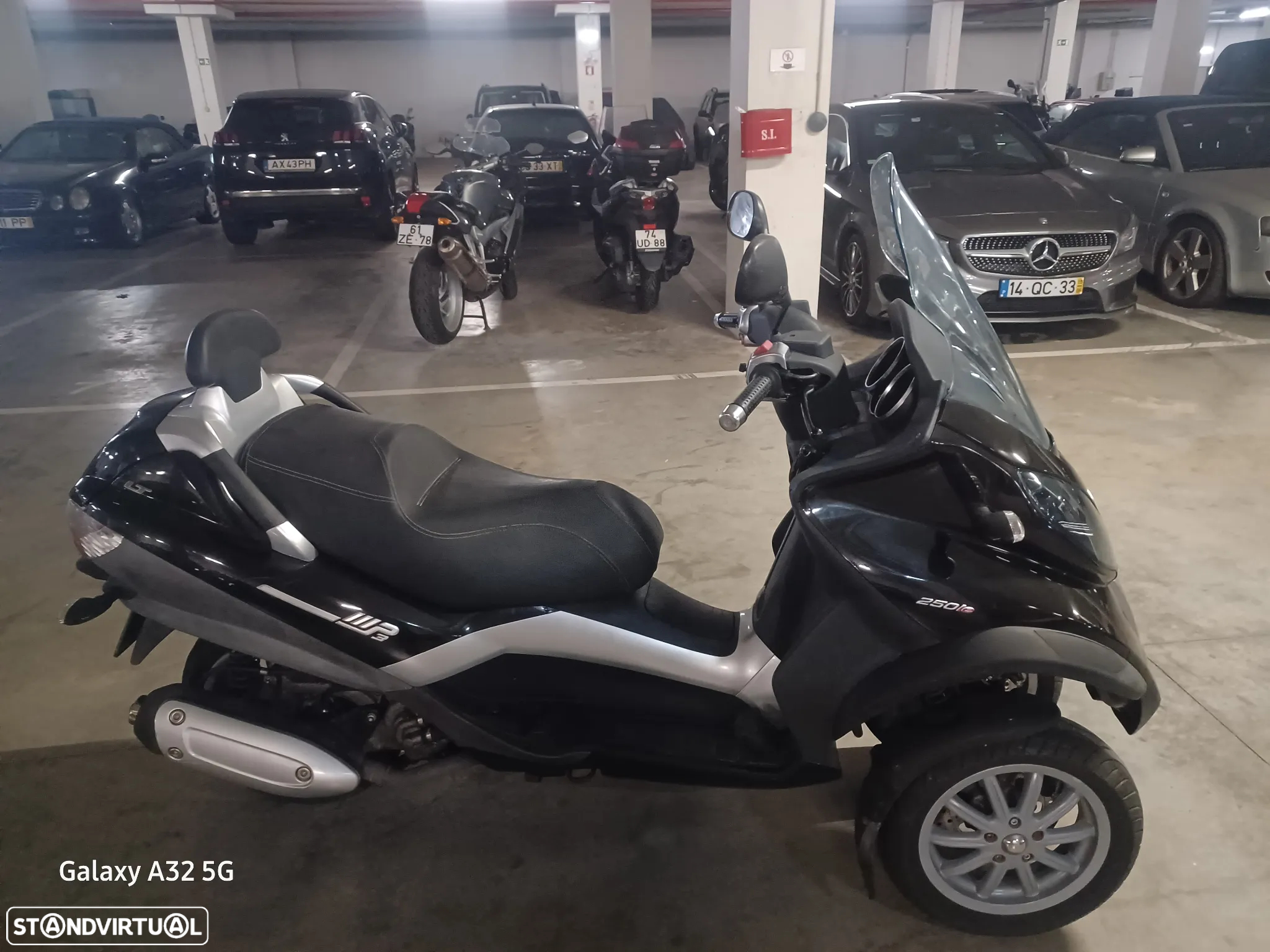 Piaggio MP3 - 2