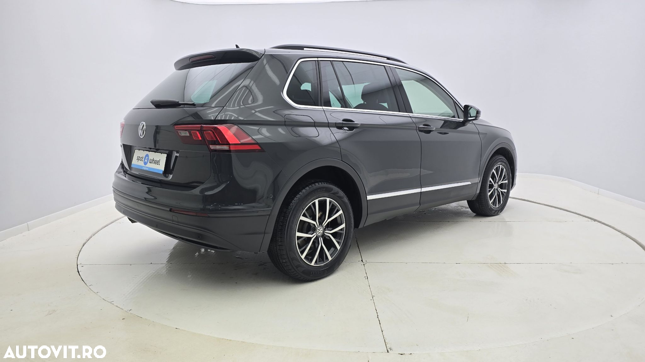 Volkswagen Tiguan 2.0 TDI 4Mot DSG Comfortline - 6