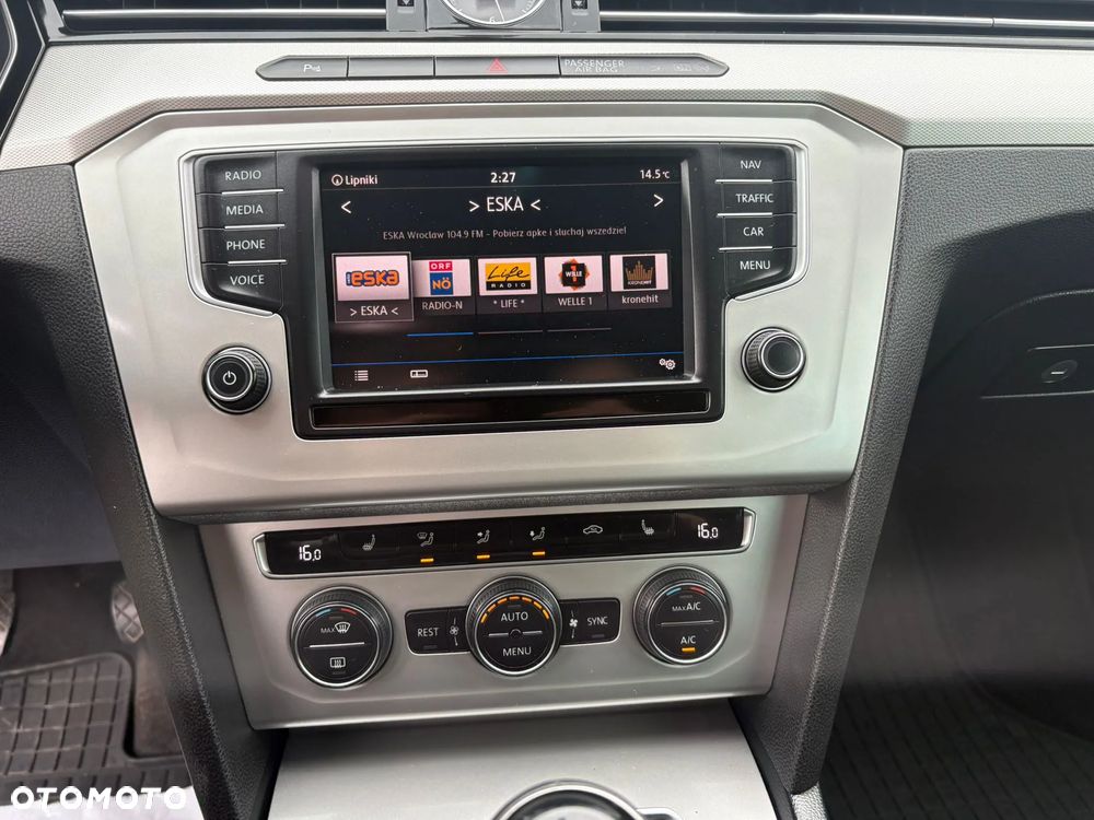 Volkswagen Passat 2.0 TDI (BlueMotion Technology) Highline - 17