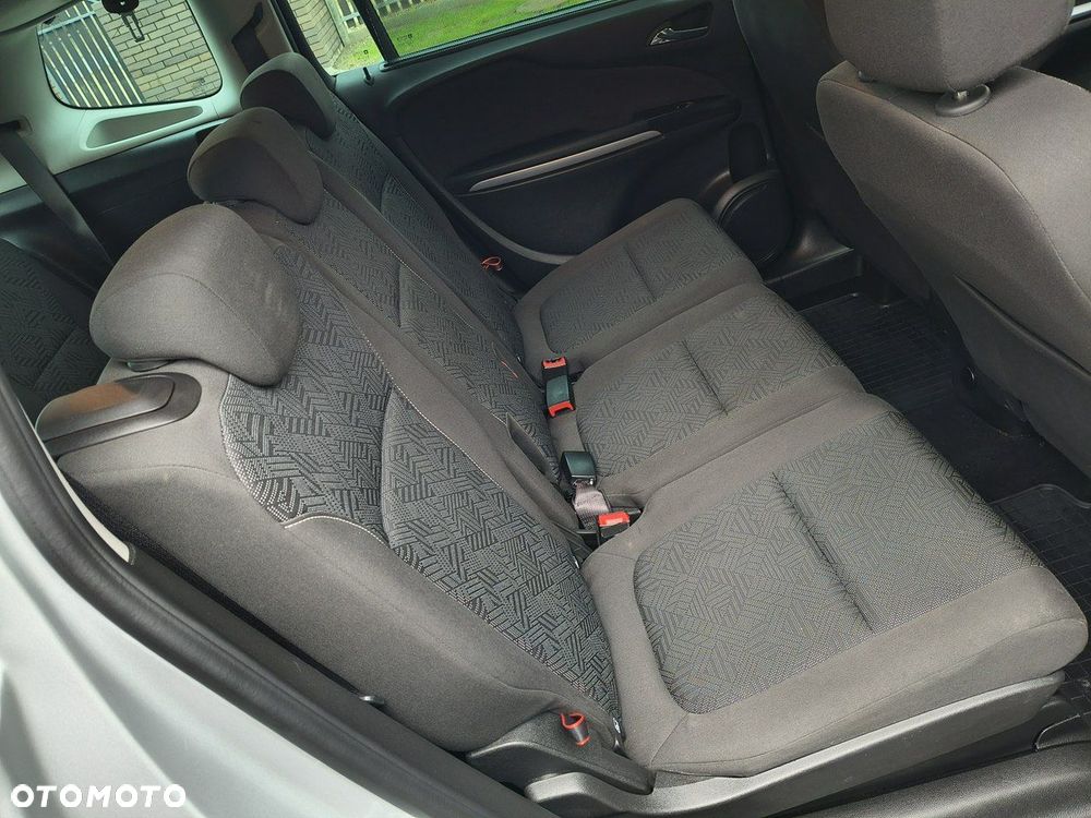 Opel Zafira - 18