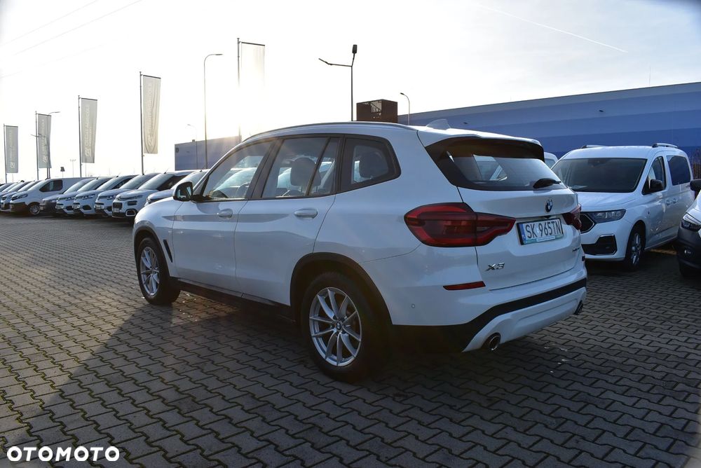 BMW X3 xDrive20i GPF Advantage - 8