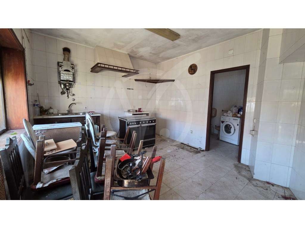 Moradia para RESTAURO em Beiriz - Póvoa de Varzim - Grande imagem: 4/11