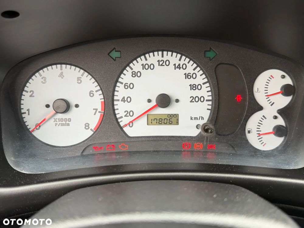 Mitsubishi Colt 2003 photo 2