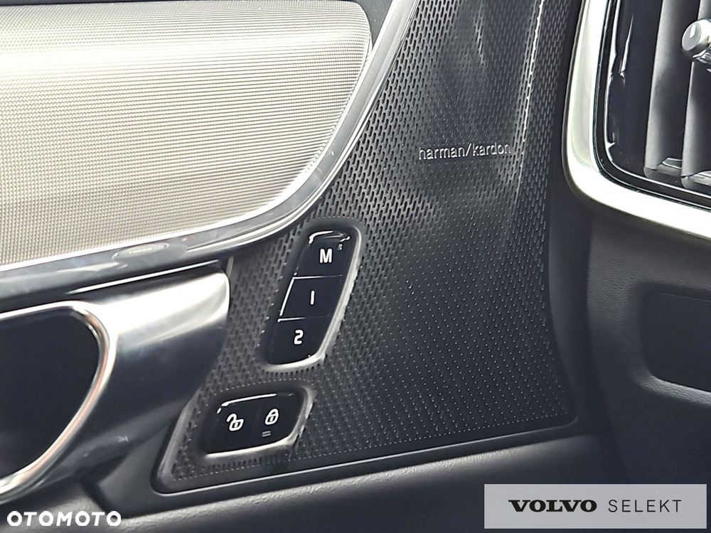 Volvo S90 T8 AWD Plug-In Hybrid Ultimate Dark - 28