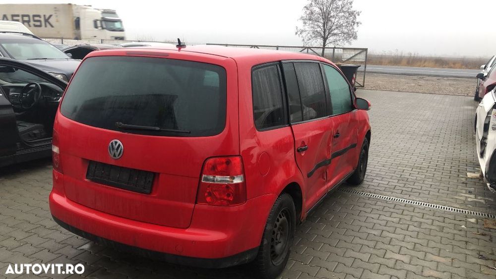 Dezmembram Volkswagen Touran 1.9 D an fabr 2006 - 2