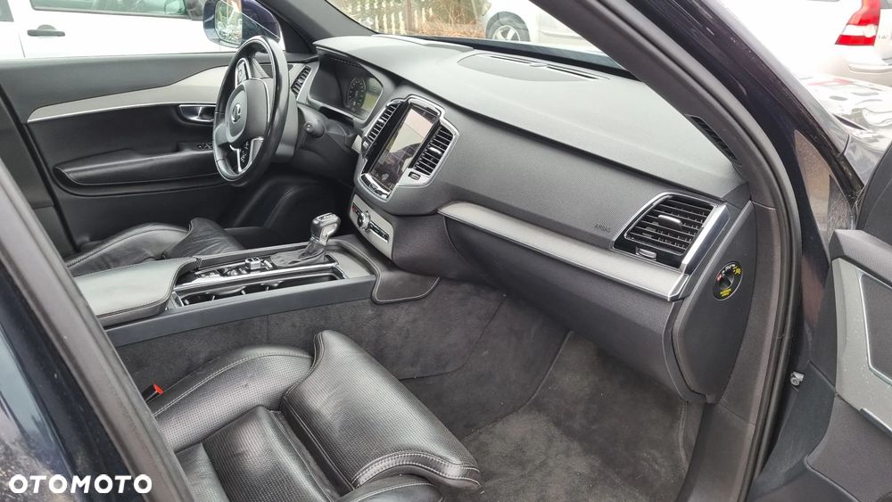 Volvo XC 90 - 25