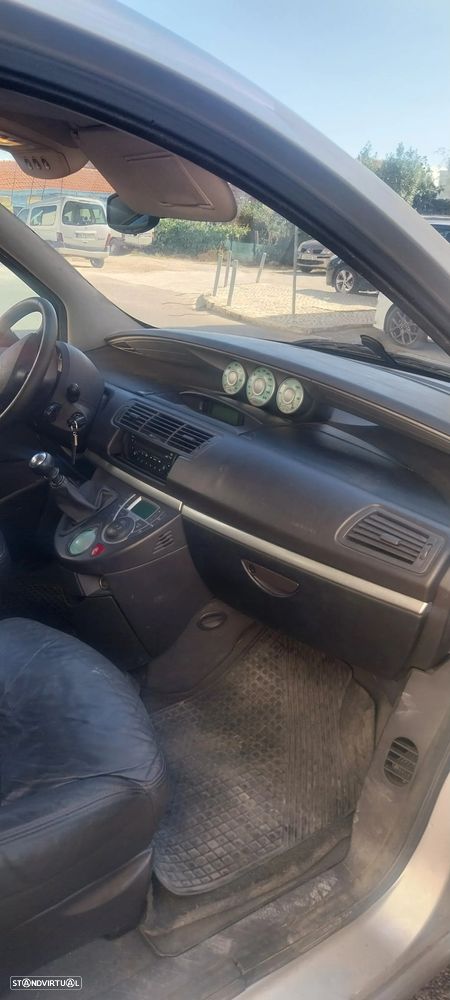 Peugeot 807 - 8