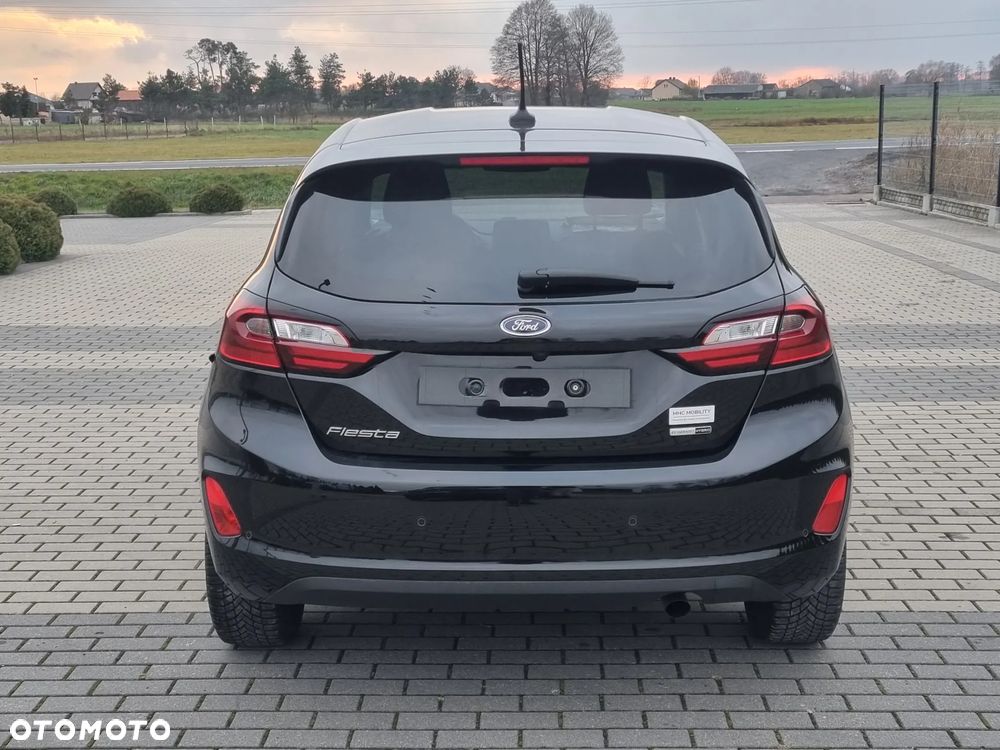 Ford Fiesta 1.0 EcoBoost Hybrid S&S TITANIUM - 6