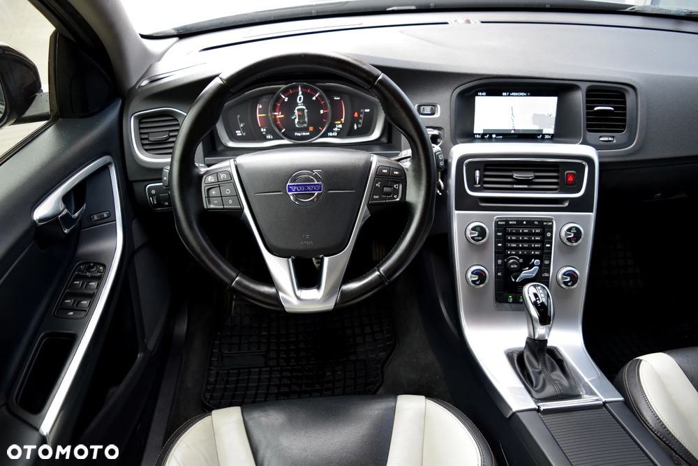 Volvo V60 Cross Country D3 Drive-E Summum - 5