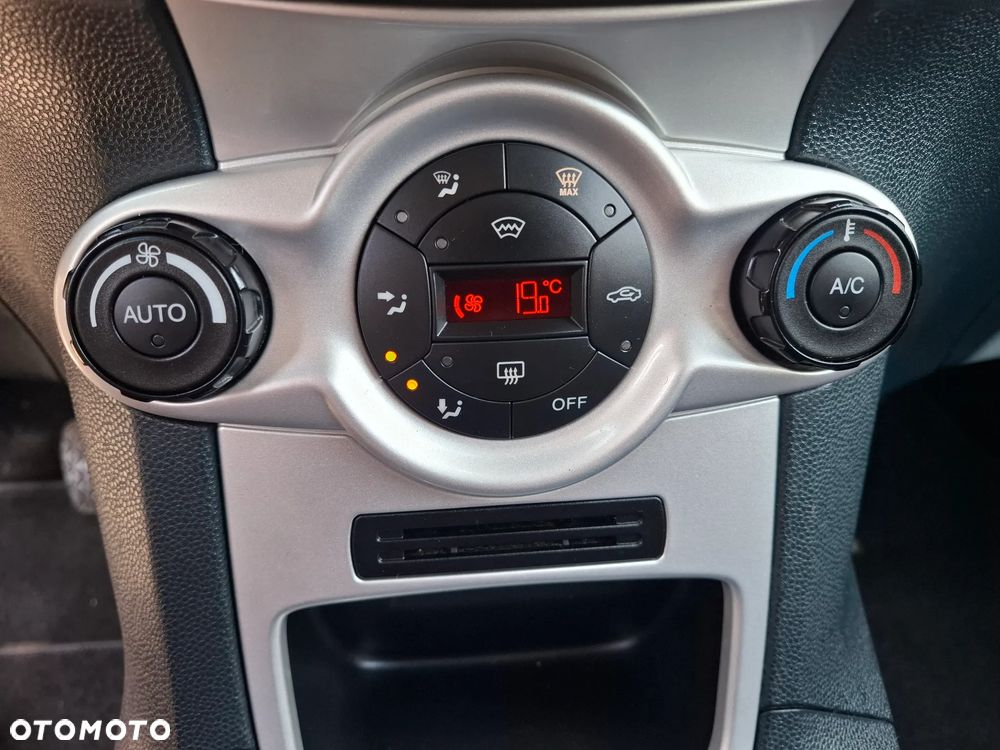 Ford Fiesta 1.6 TDCi SYNC Edition - 20