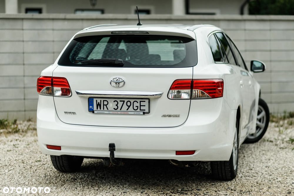 Toyota Avensis 1.8 Life - 14