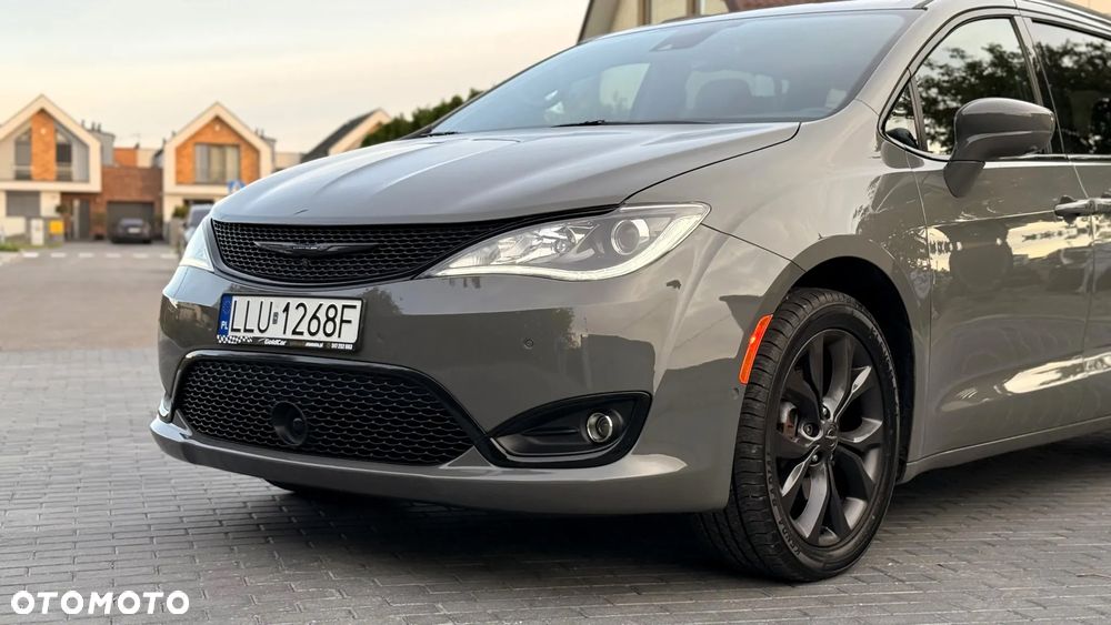 Chrysler Pacifica - 9