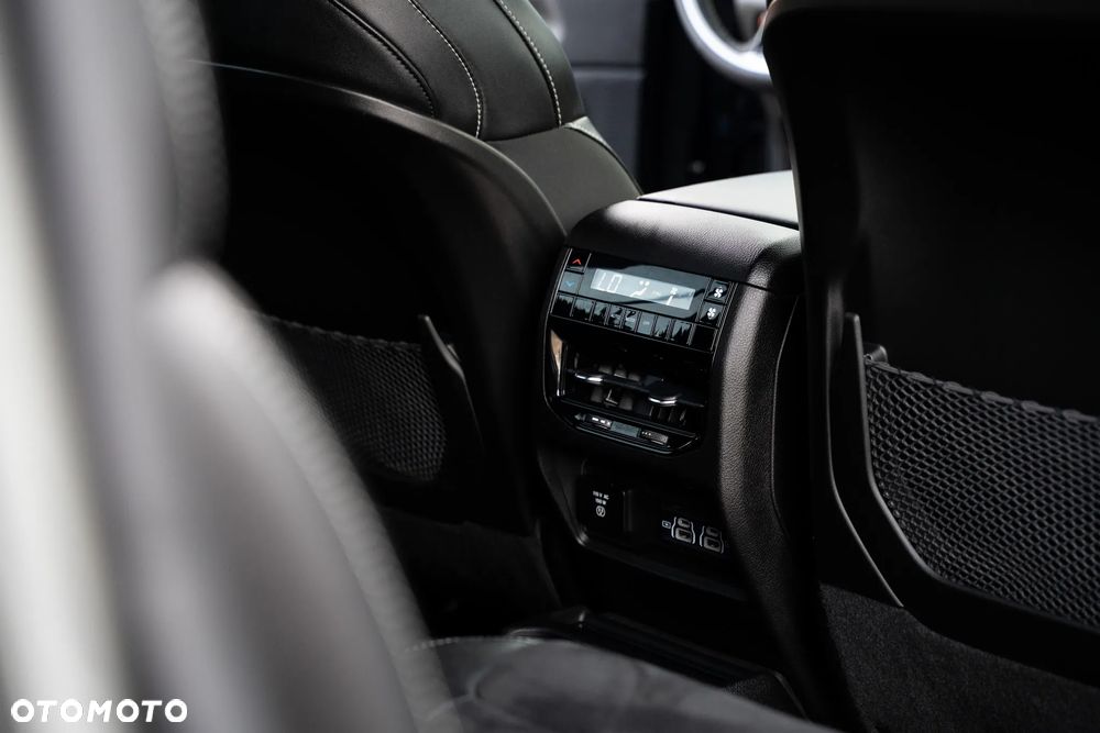 Jeep Grand Cherokee - 21