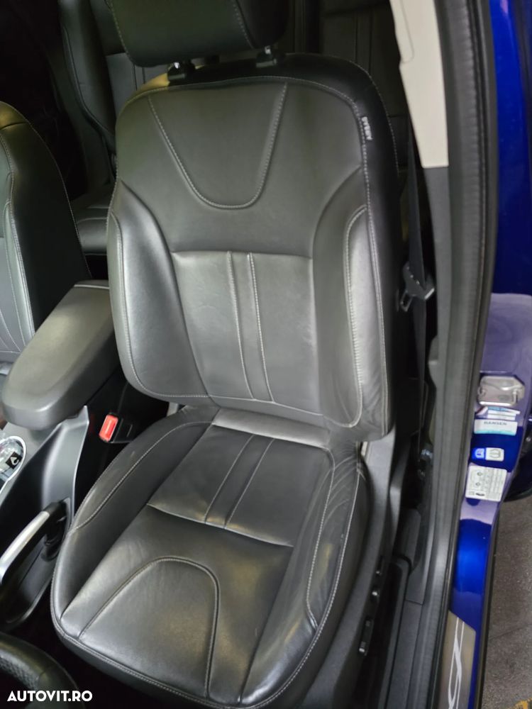 Ford Kuga 2.0 TDCi 4x4 Aut. Titanium - 9