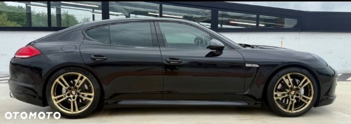 Porsche Panamera 4S - 9