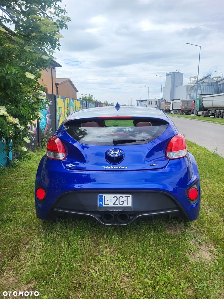 Hyundai Veloster - 5
