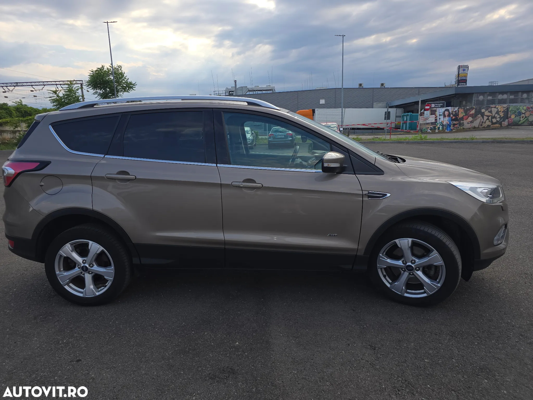 Ford Kuga 2.0 TDCi 4WD Powershift Titanium - 3