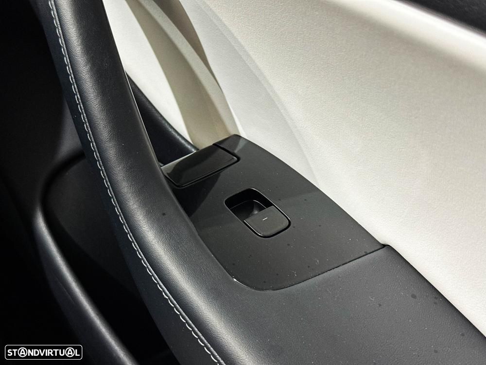 Tesla Model 3 Long-Range Dual Motor AWD - 33
