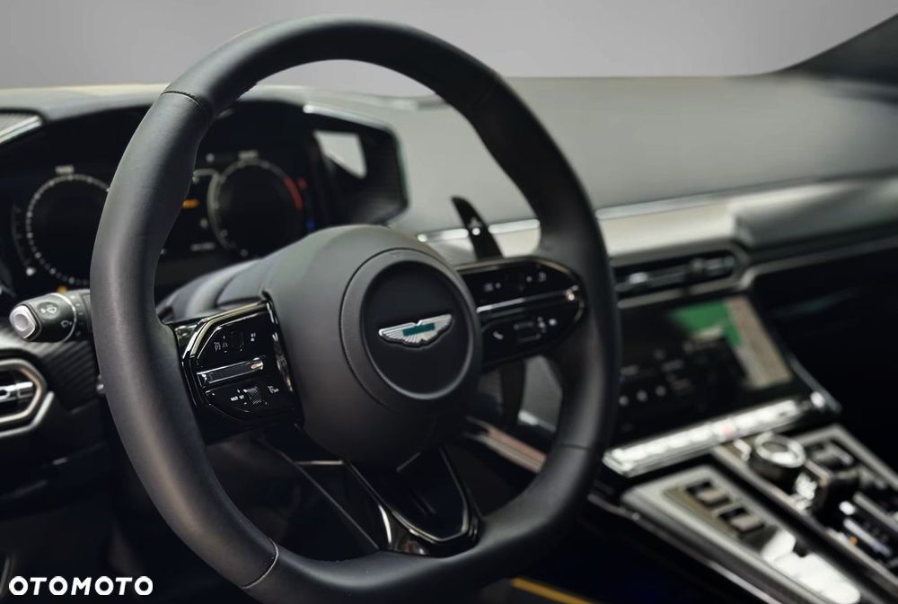 Aston Martin Vantage - 10