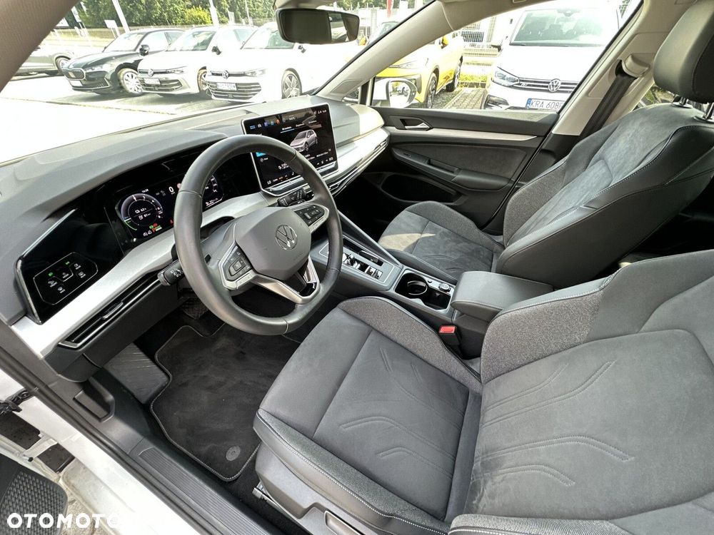 Volkswagen Golf - 10