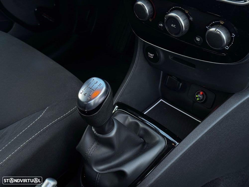 Renault Clio Sport Tourer - 12