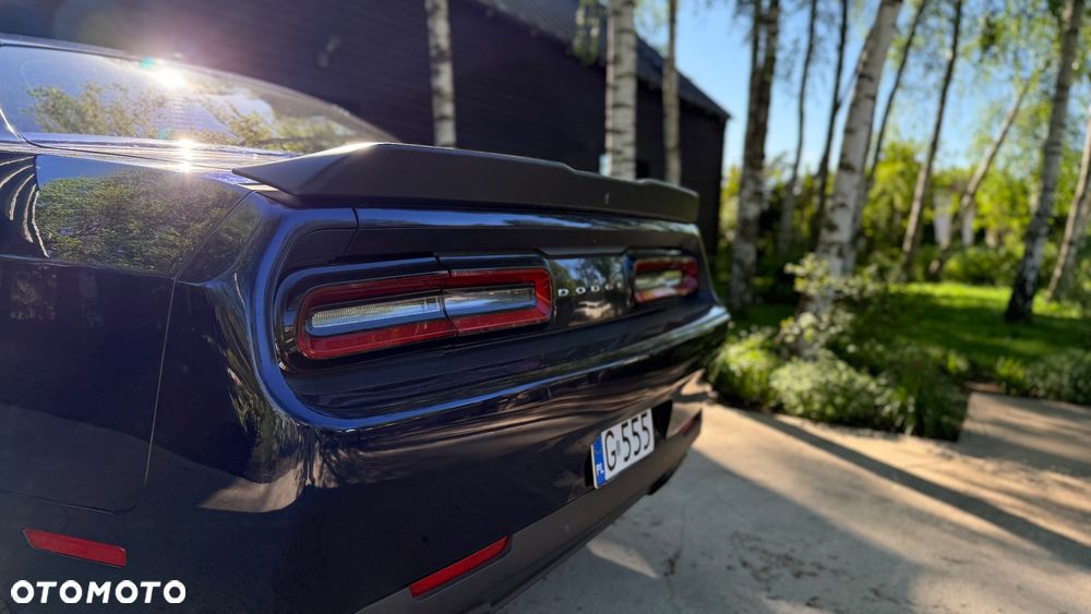 Dodge Challenger - 17