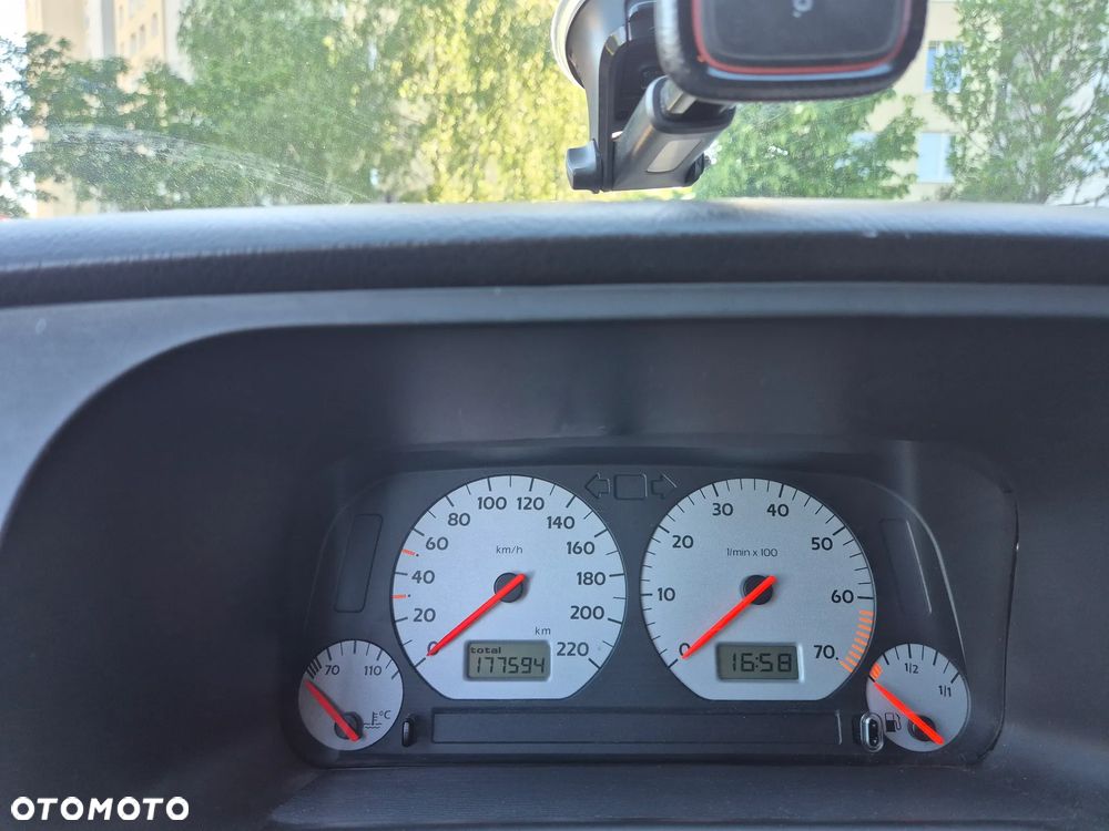 Volkswagen Golf 1.8 GL - 14