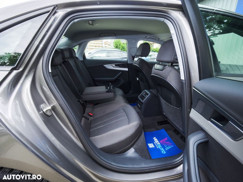 AUDI A4 2022 — imagine 15