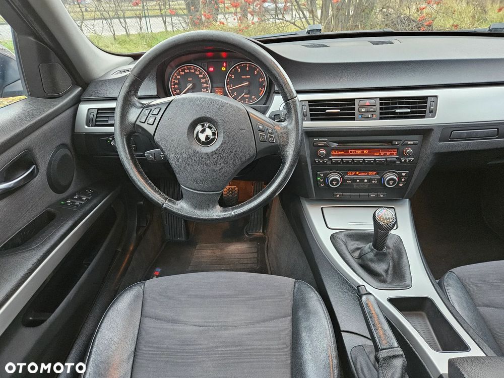 BMW Seria 3 320i - 20