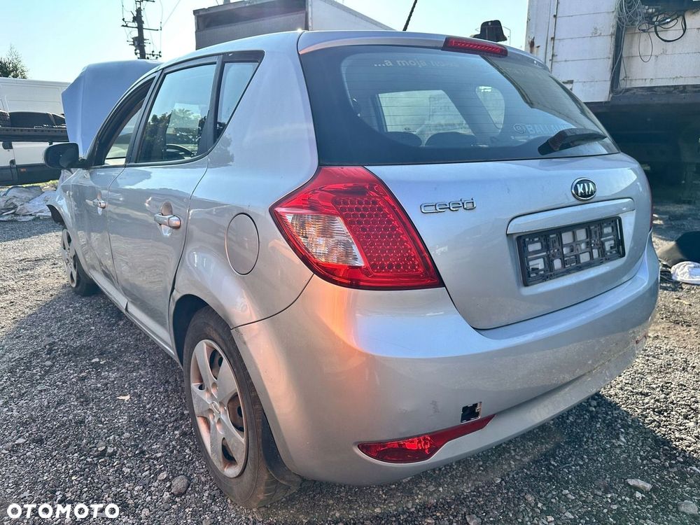 KLAPA BAGAŻNIKA KIA CEED I LIFT 2009 R HATCHBACK KOD LAK. 9S - 3