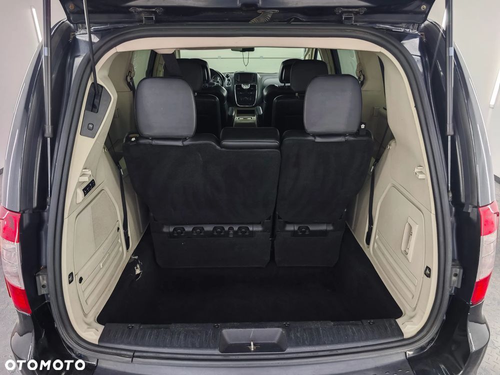 Lancia Voyager 2.8CRD Platinum - 39