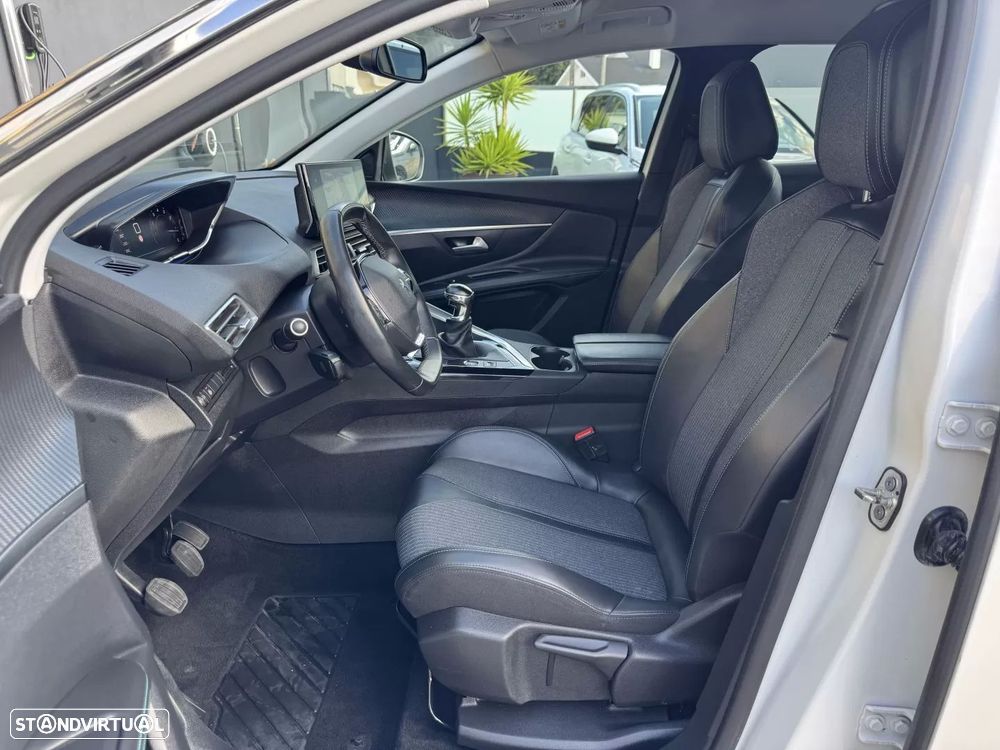 Peugeot 3008 1.2 PureTech Allure Pack - 27