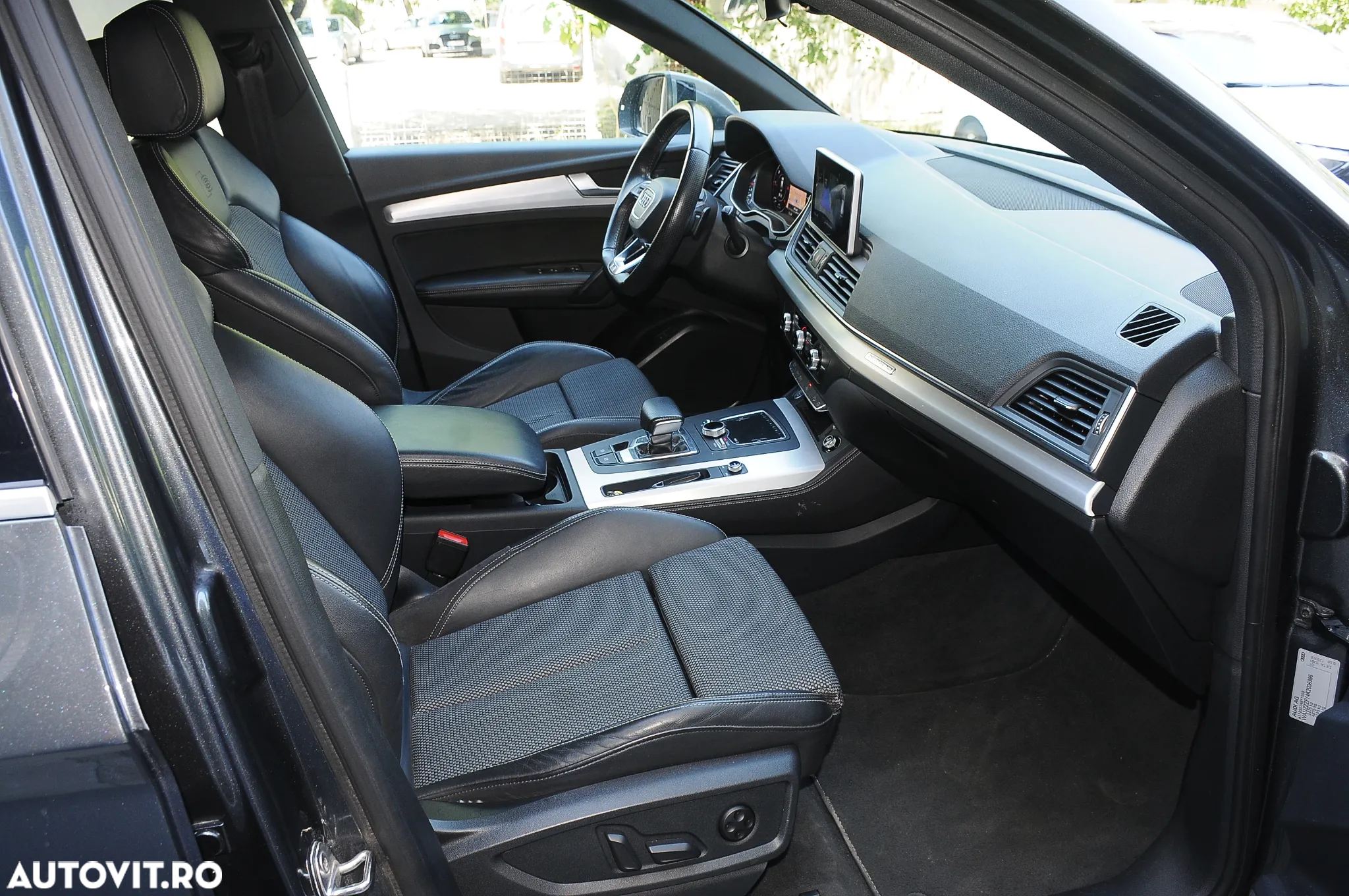 Audi Q5 2.0 40 TDI quattro S tronic Design - 20