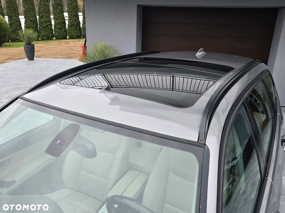 BMW Seria 3 320d xDrive DPF - 12
