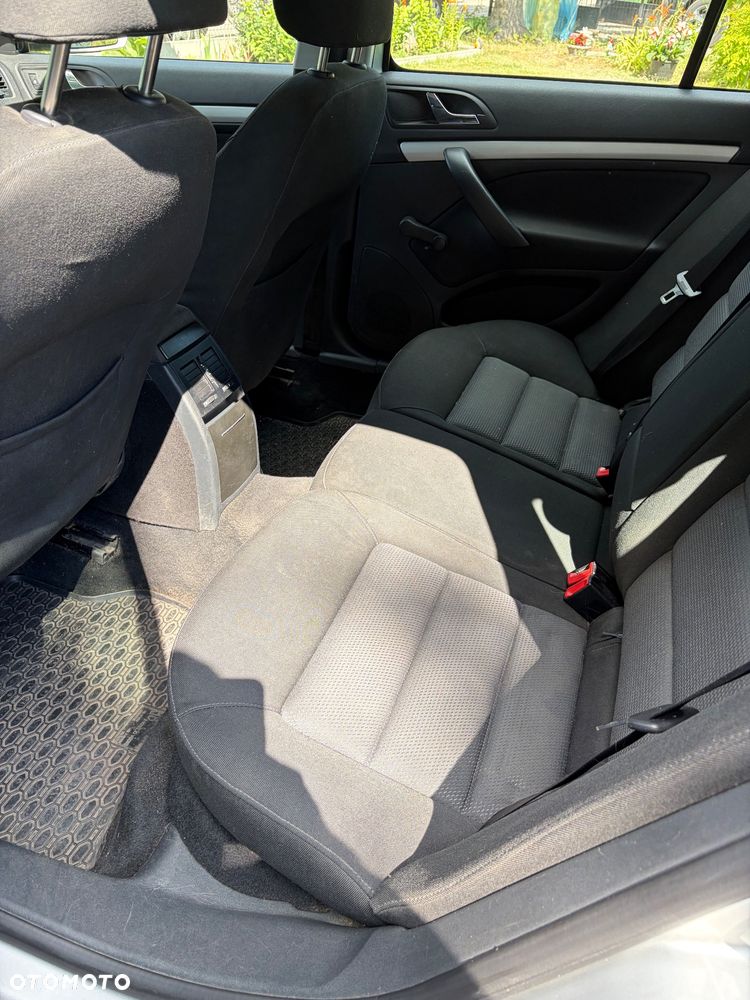 Skoda Octavia 1.6 Combi - 13