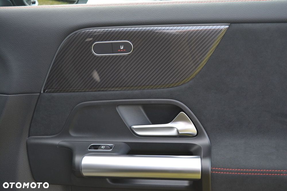 Mercedes-Benz GLA 200 AMG Line - 18