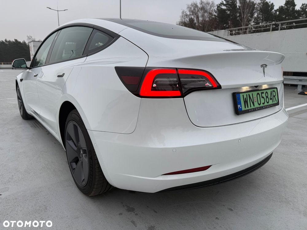Tesla Model 3 - 4