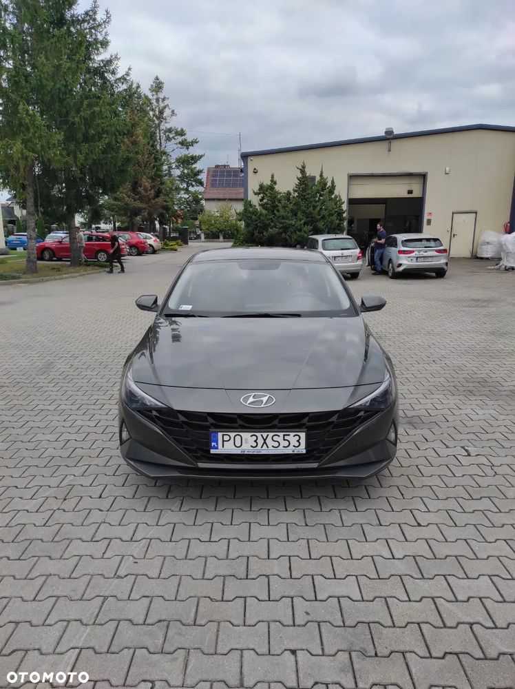 Hyundai Elantra - 4
