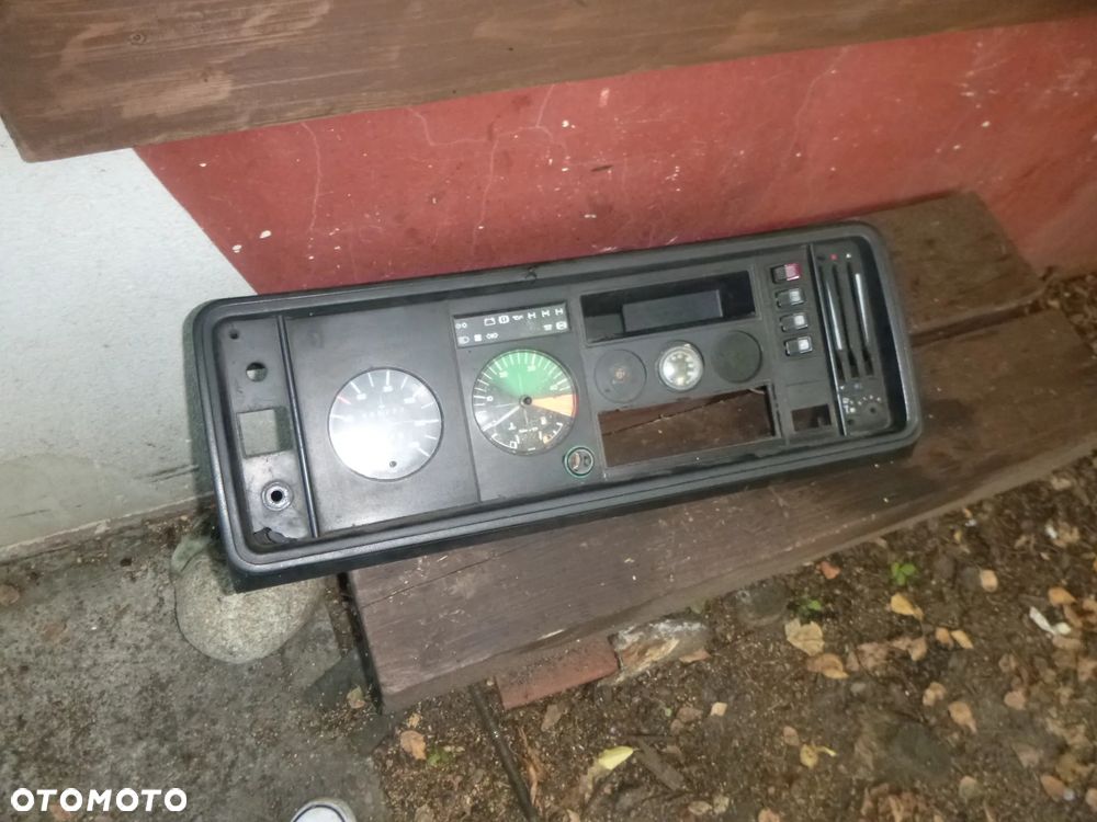 LICZNIK Z OBROTOMIERZEM VW LT I 77-95 - 2