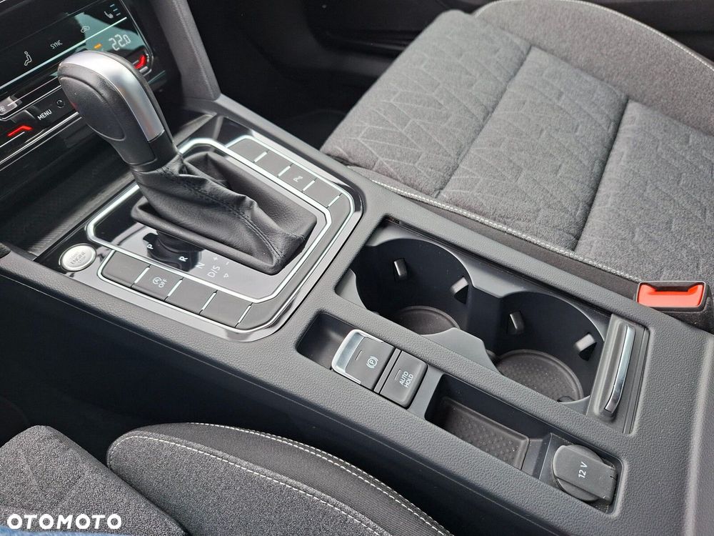 Volkswagen Passat - 21