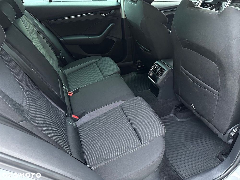 Skoda Octavia 1.5 TSI ACT Ambition - 8