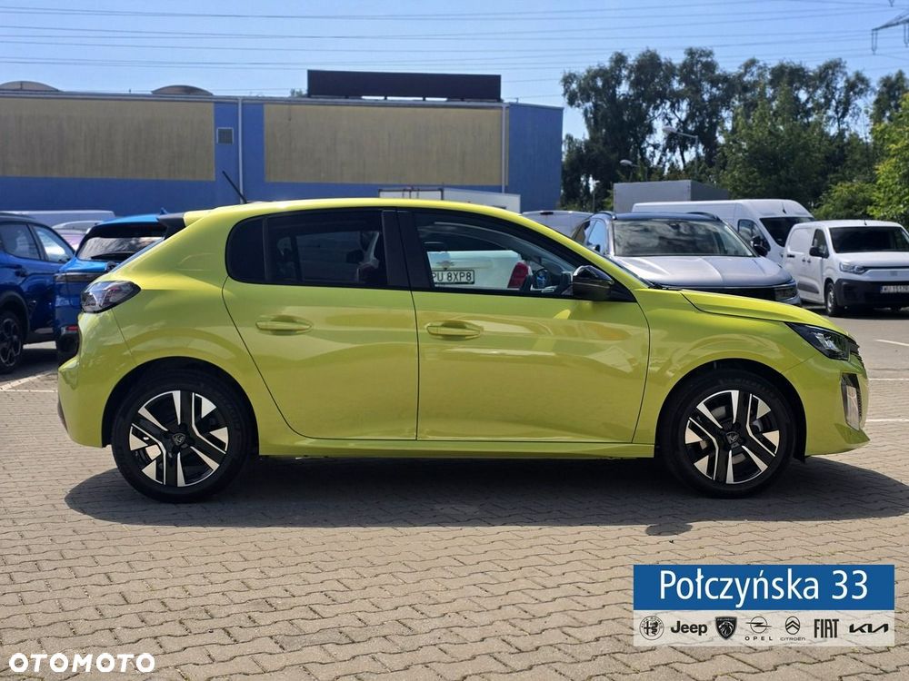 Peugeot 208 - 8