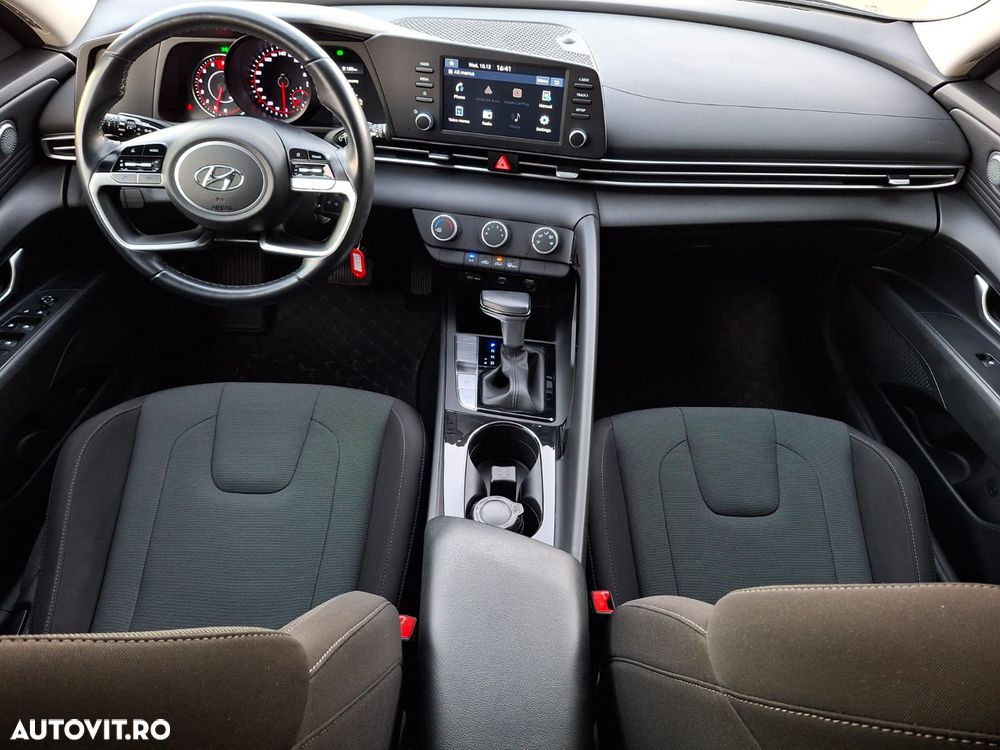 Hyundai Elantra - 16