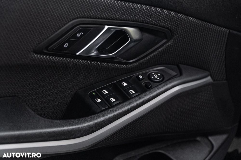 BMW Seria 3 318i Aut. - 40