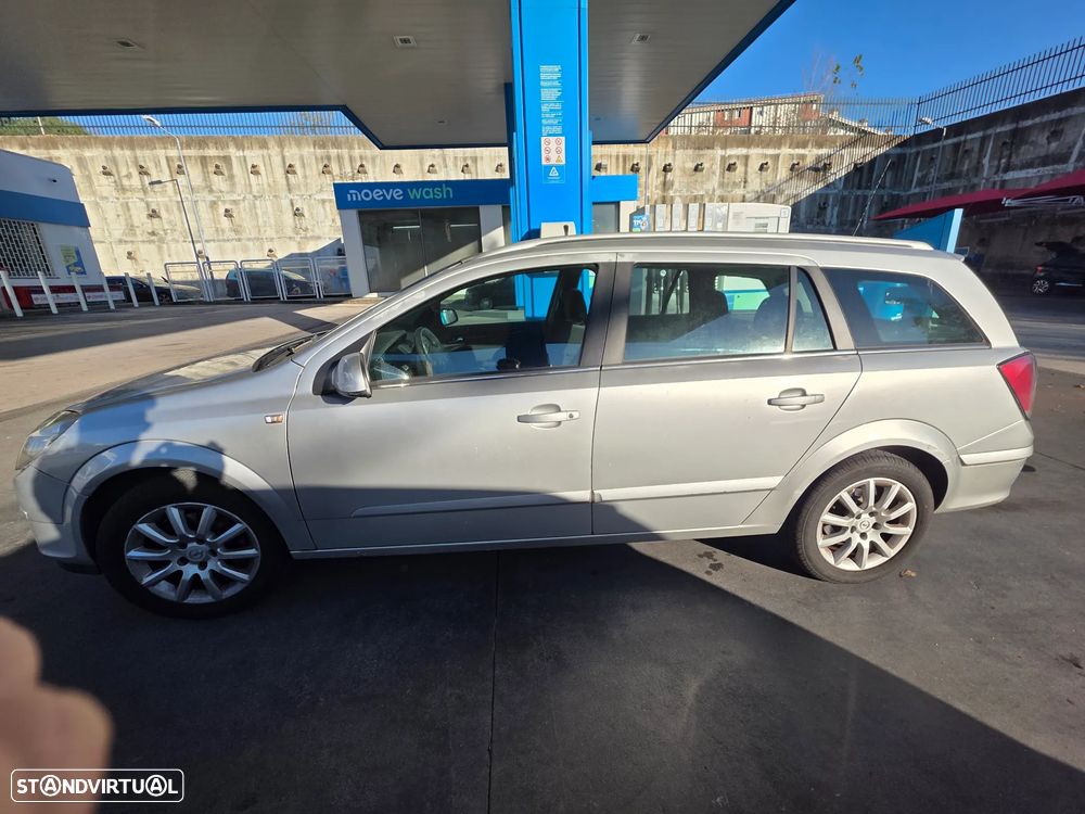 Opel Astra Caravan - 3